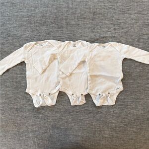 Gerber white long sleeve bodysuits